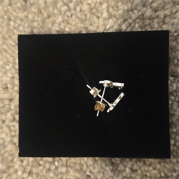 Very Light Pink And Silver Stud Cat Earrings .925 Silver - Picture 4 of 4